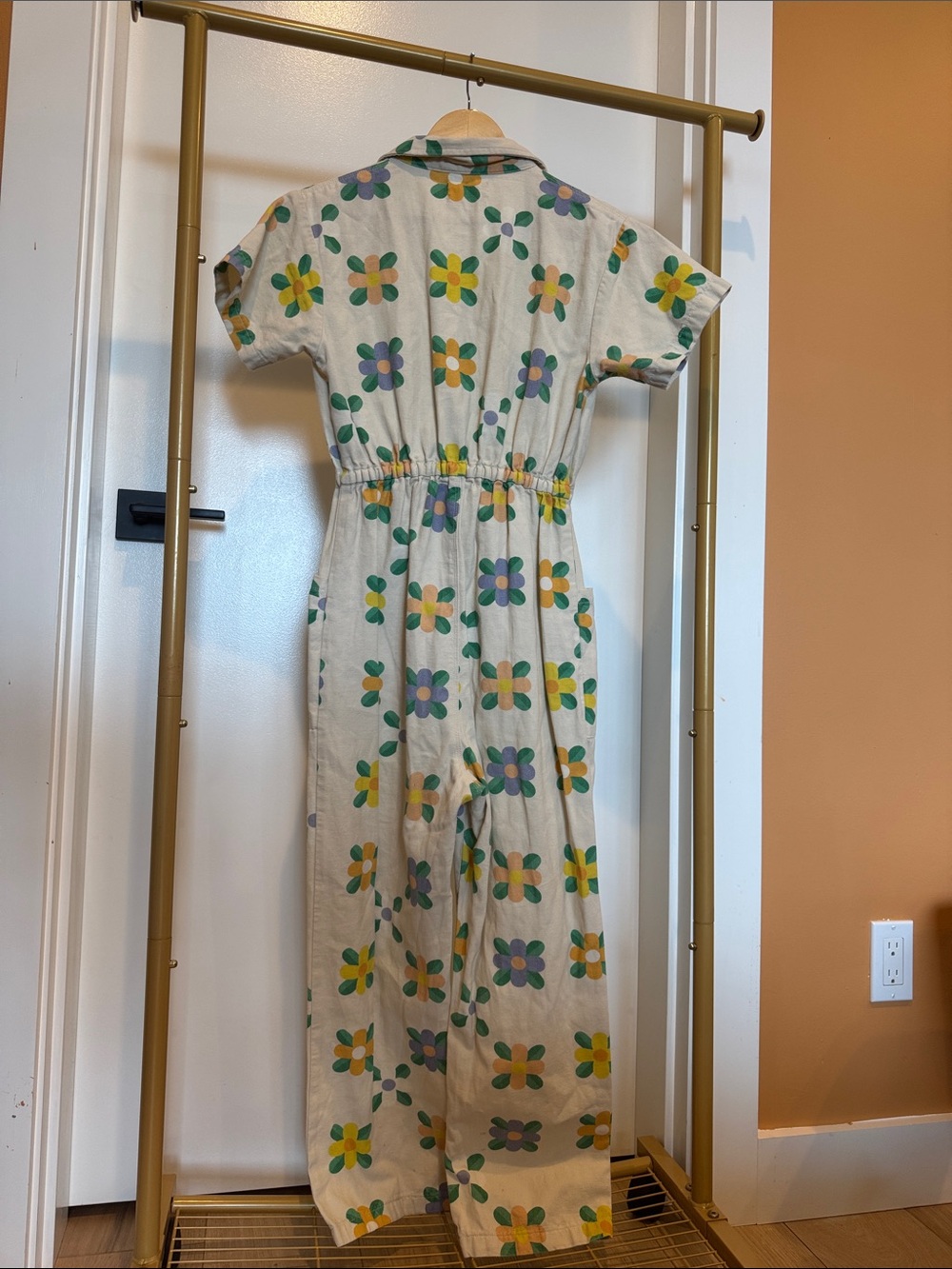 Noble Junpsuit Cream Floral Zip-Front Jumpsuity with Green & Yellow Flowers XS - Picture 4 of 4